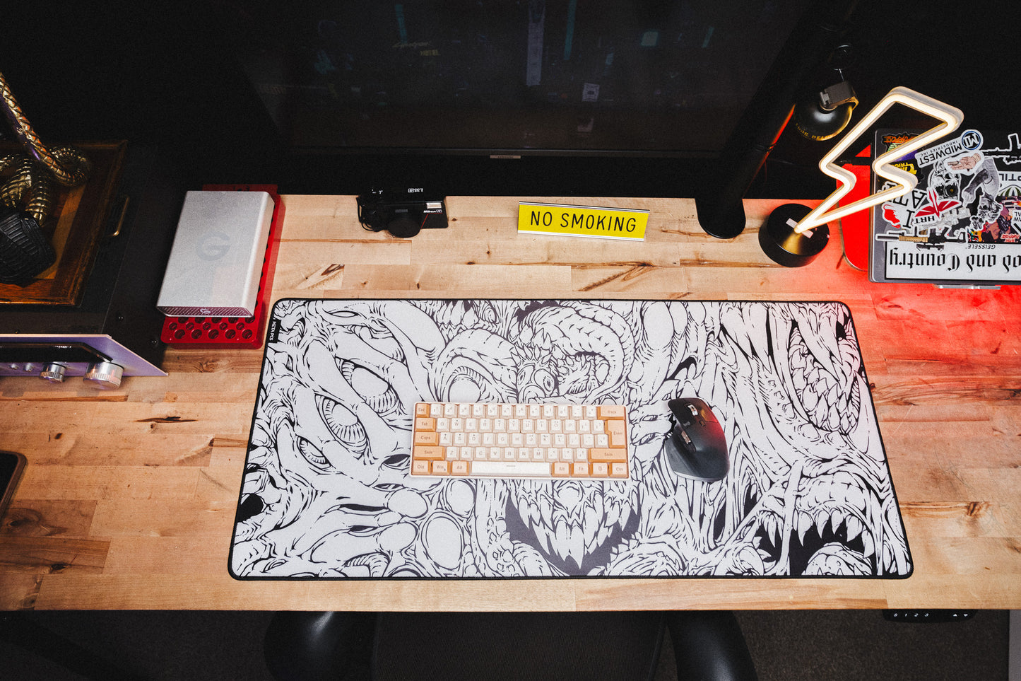 Hyperbeast Mouse Mat – White
