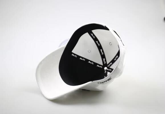 Classic Baseball Hat – White
