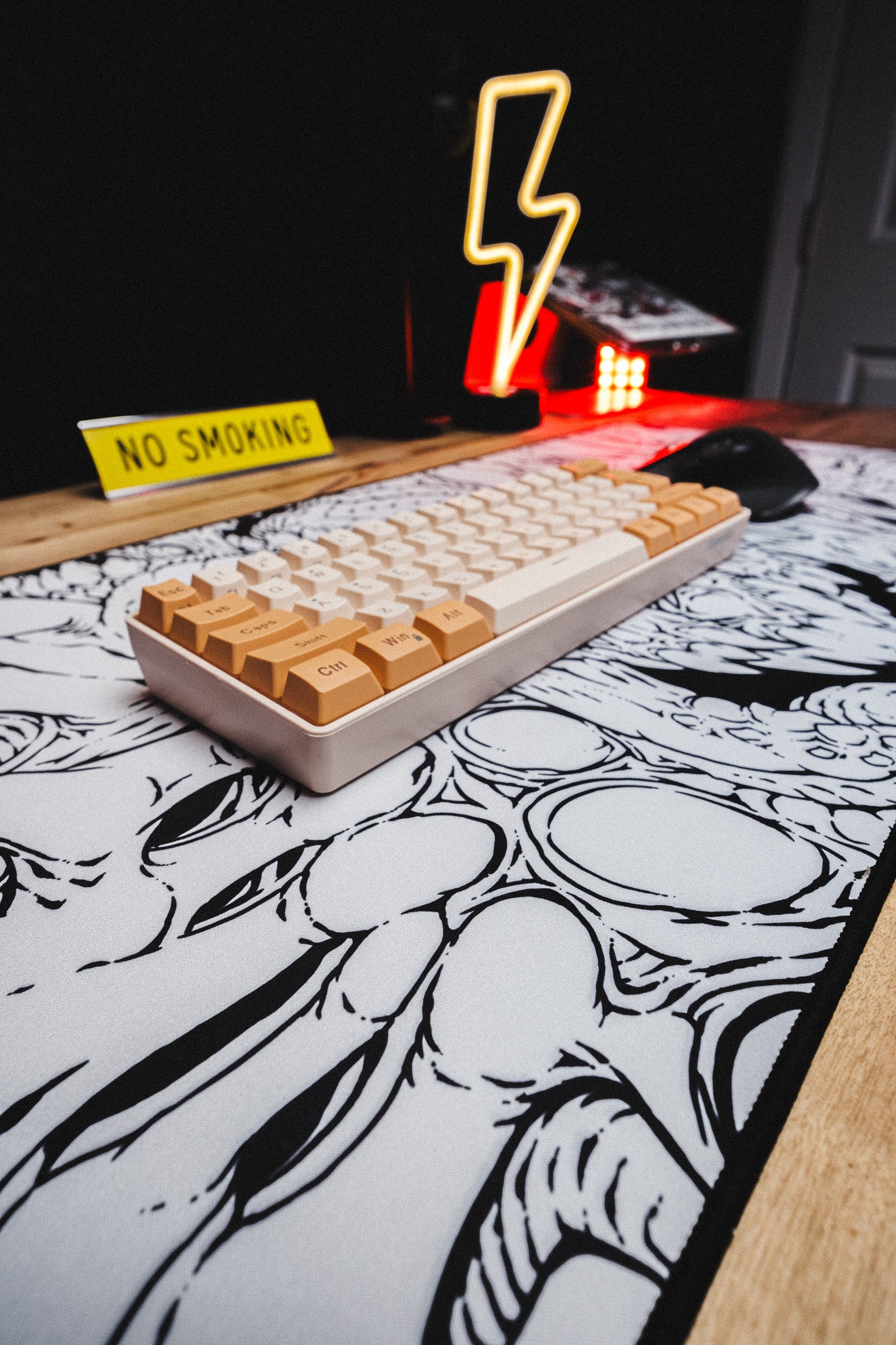 Hyperbeast Mouse Mat – White