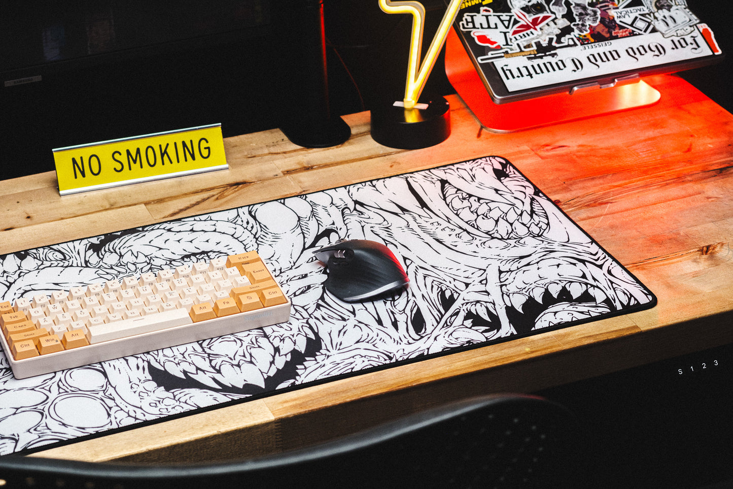 Hyperbeast Mouse Mat – White